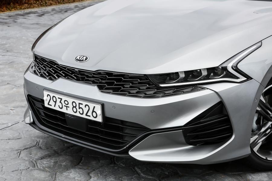 Детали экстерьера Kia K5 2019 года  (фото 31 из 44)